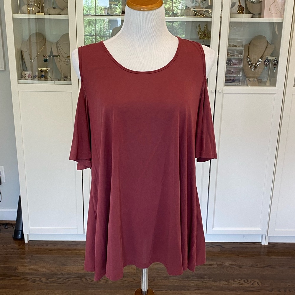 Bobeau Cold Shoulder Flutter Sleeve Top in wine